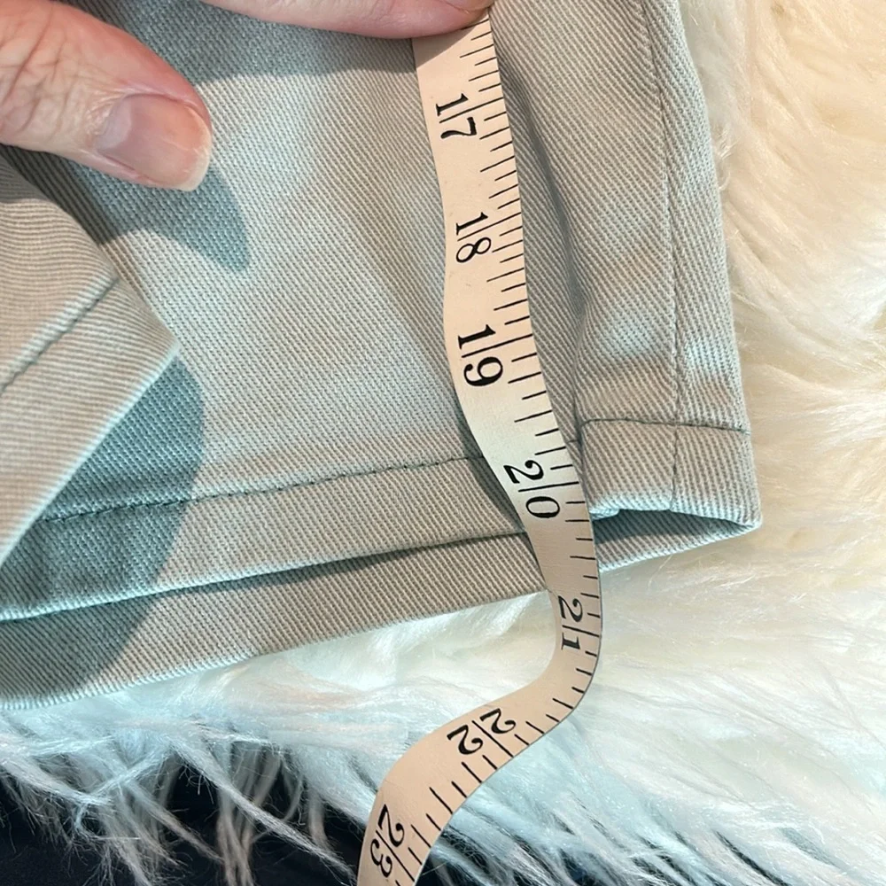 🌸Cute GUC DKNY Light Blue Bermuda Jean Shorts 10.5 inseam Size 6 Style Ludlow - Picture 8 of 11